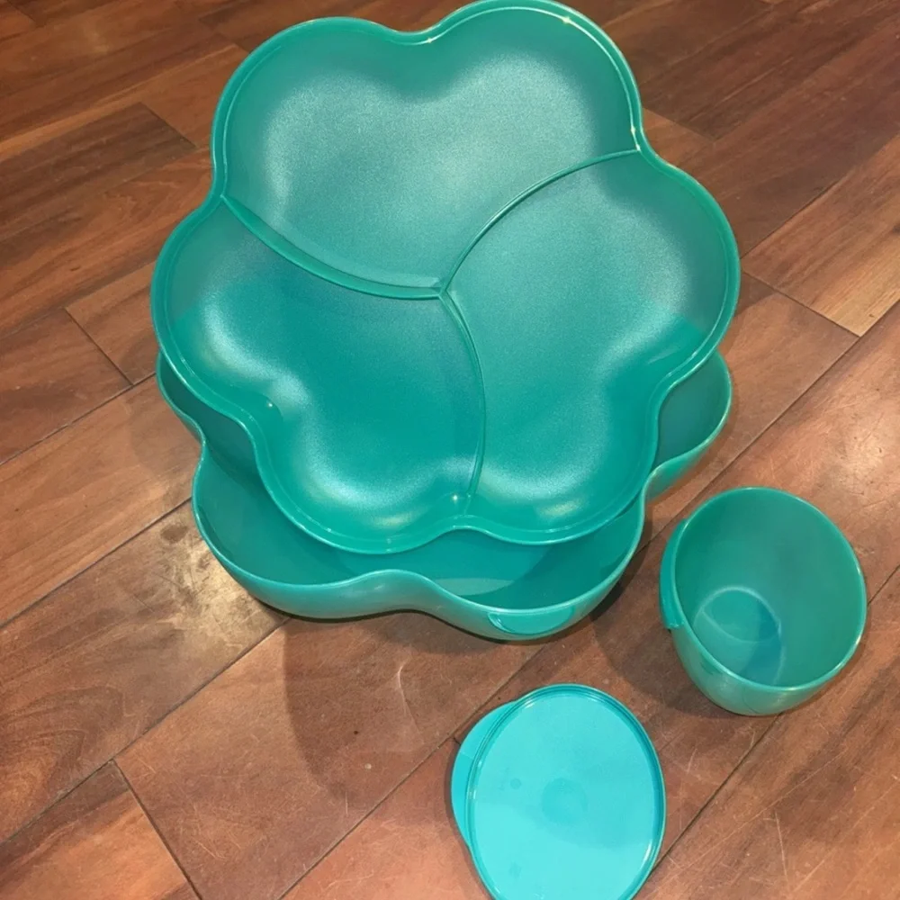 Tupperware Chip ‘n Dip Bowl set